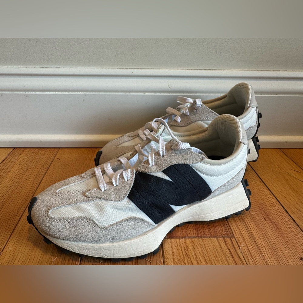 New Balance 327 shoes, women’s size 7